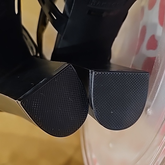 E BAMBOO laser cut out Heels size 7 Never worn! Sleek, Beautiful & Fashionable! - Picture 10 of 11